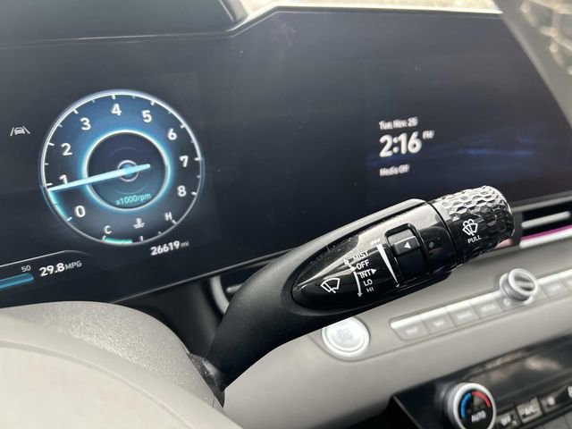 Used 2024 Hyundai Elantra SEL w/ Convenience Package image 24