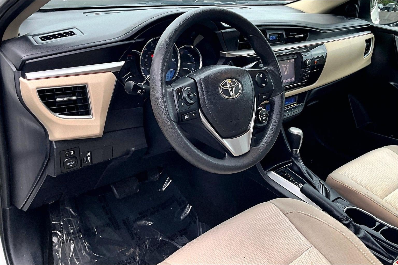 Used 2014 Toyota Corolla LE FWD image 13