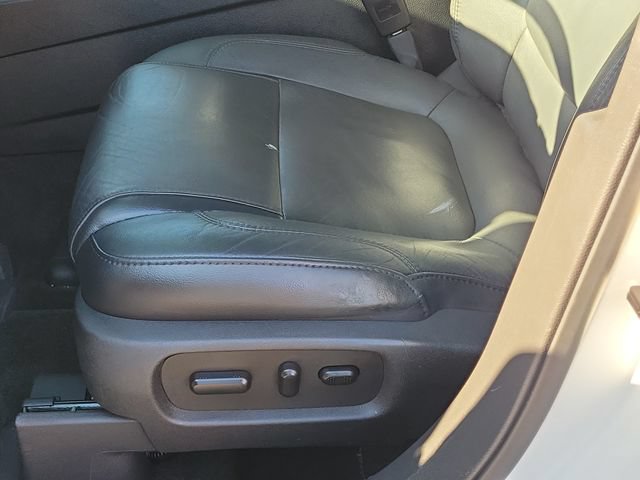 Used 2015 Ford Explorer XLT w/ Equipment Group 202A FWD image 15