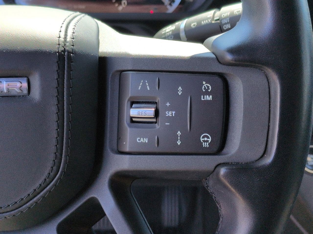 Certified 2023 Land Rover Defender 110 X-Dynamic SE AWD/4WD image 12