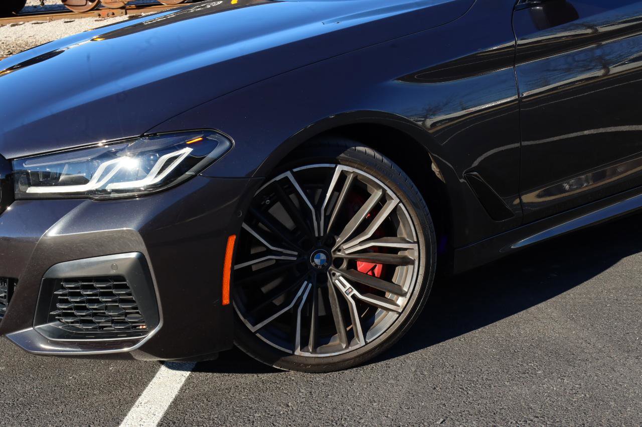 Used 2023 BMW 540i w/ M Sport Package RWD image 4