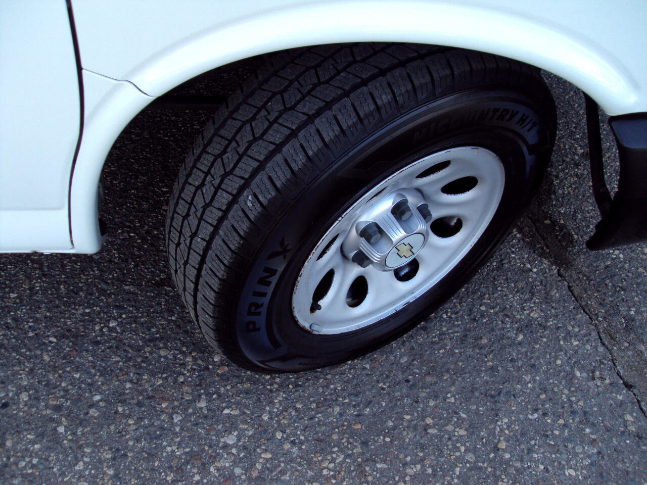 Used 2013 Chevrolet Express 1500 LS image 31