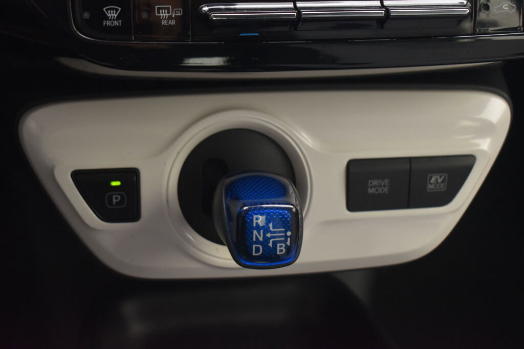 Used 2017 Toyota Prius Two w/ Prius Two Safety Plus Package FWD image 13