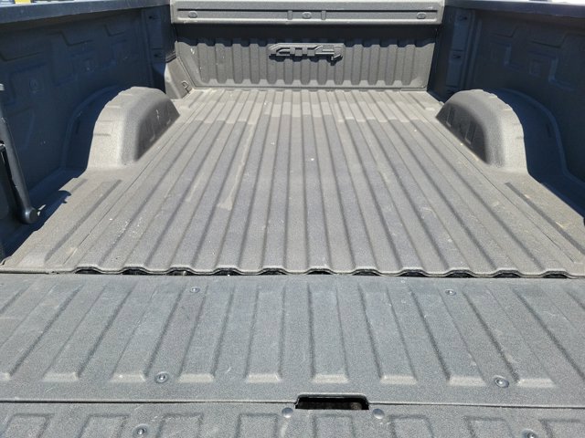 Used 2024 GMC Sierra 2500 AT4 w/ Technology Package AWD/4WD image 8
