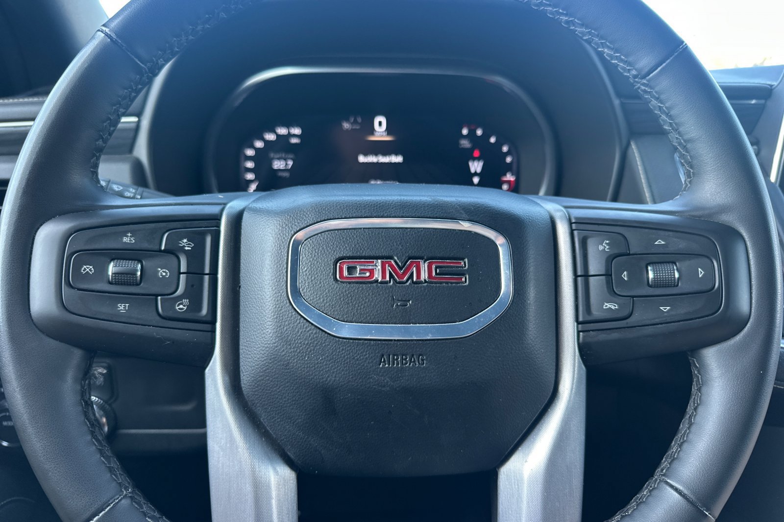 Used 2024 GMC Yukon XL SLT w/ SLT Luxury Package AWD/4WD image 34