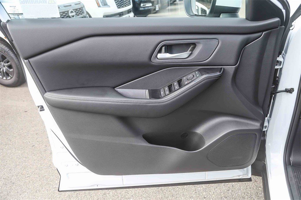 New 2026 Nissan Rogue SV image 21