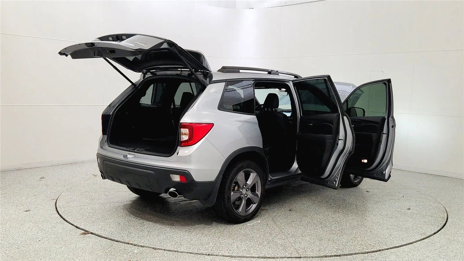 Used 2020 Honda Passport Touring image 12