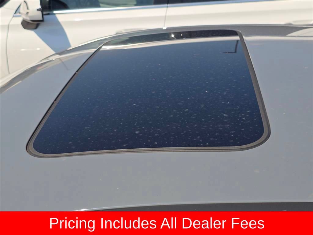 Used 2022 Hyundai Elantra Limited FWD image 4
