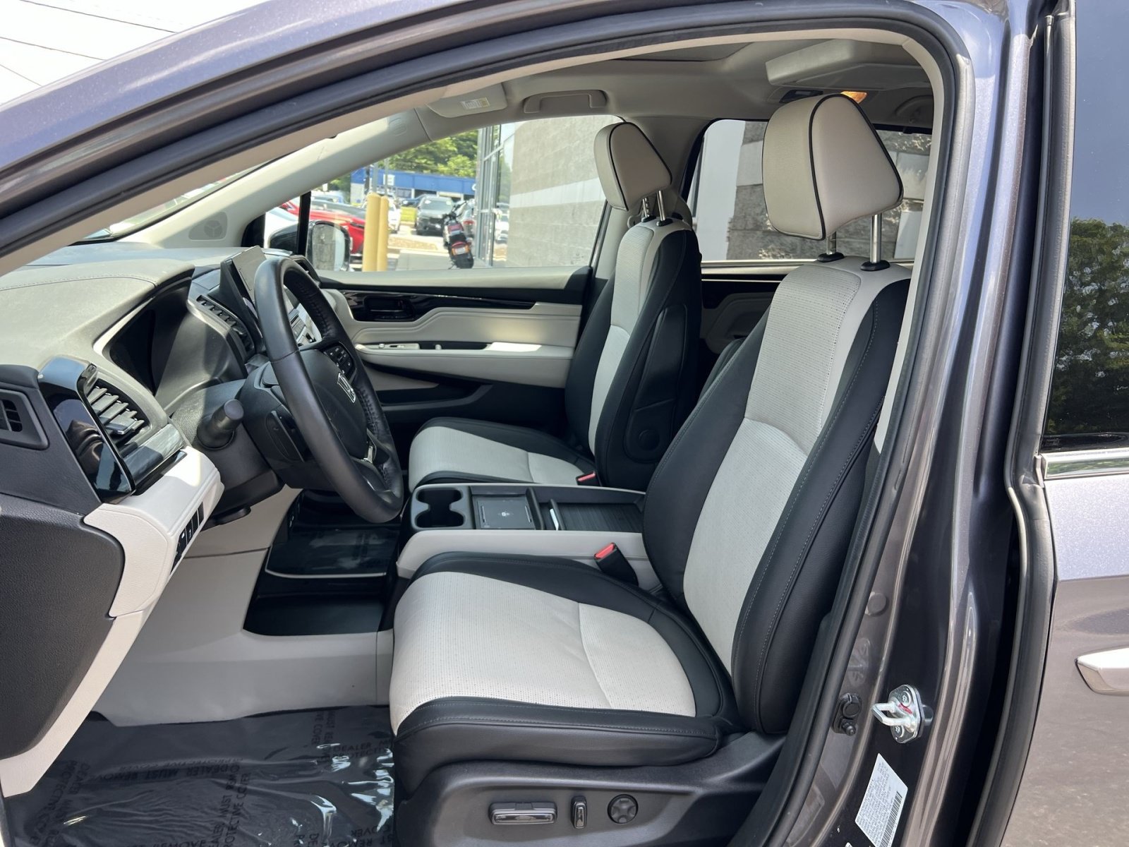 Used 2025 Honda Odyssey Elite image 13