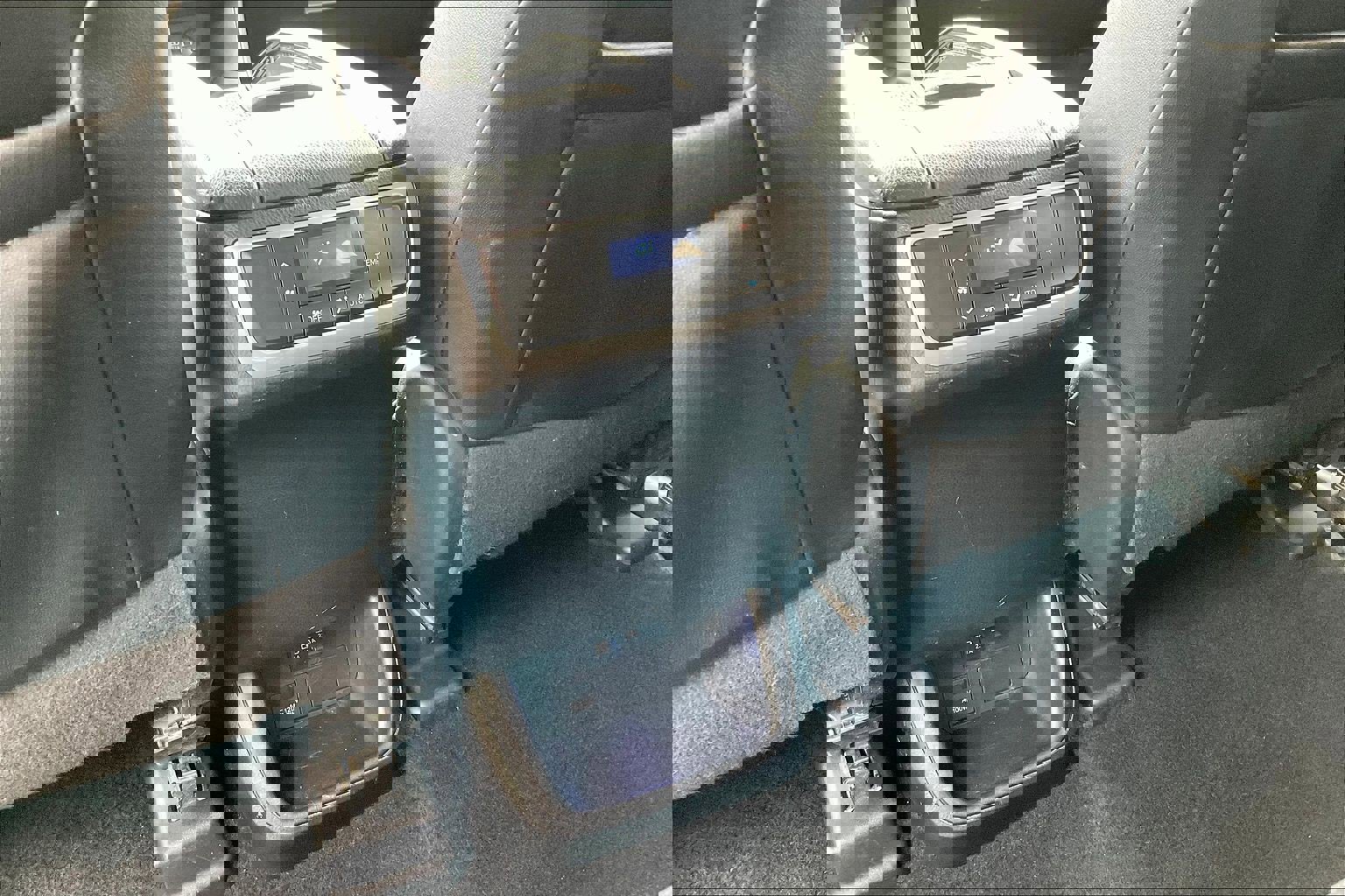 Used 2018 Toyota Highlander XLE image 10