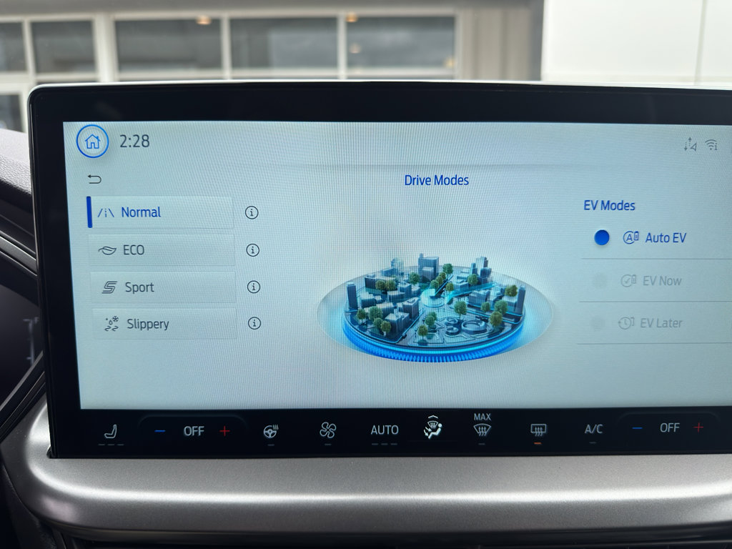 New 2025 Ford Escape SE image 16