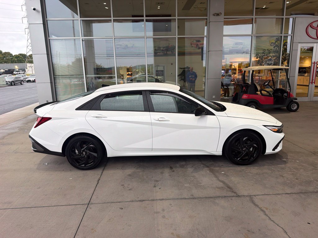 Used 2026 Hyundai Elantra Sport FWD image 6