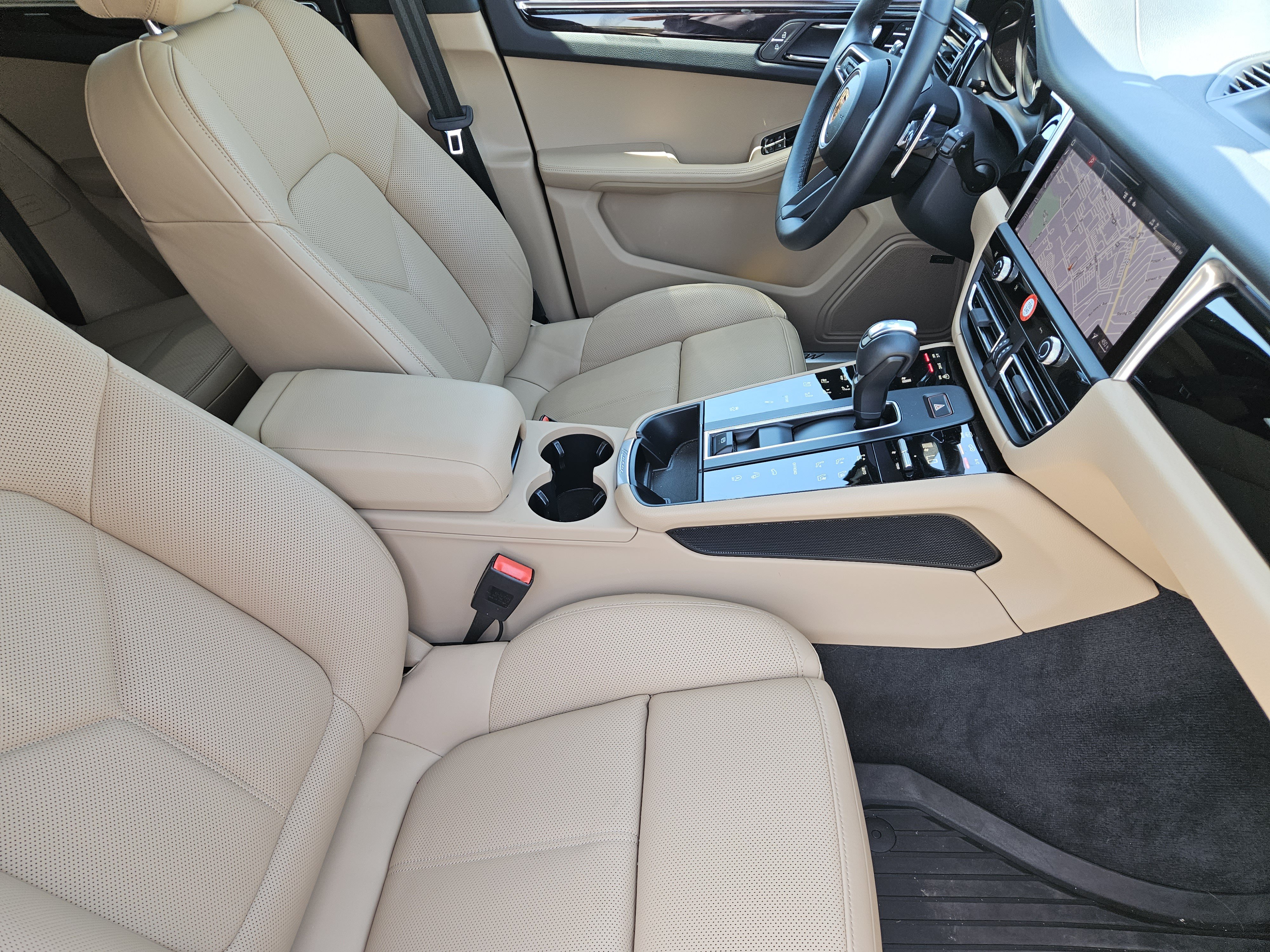 Certified 2026 Porsche Macan S AWD/4WD image 15