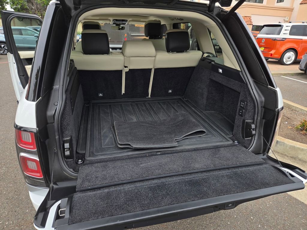 Used 2020 Land Rover Range Rover HSE image 36