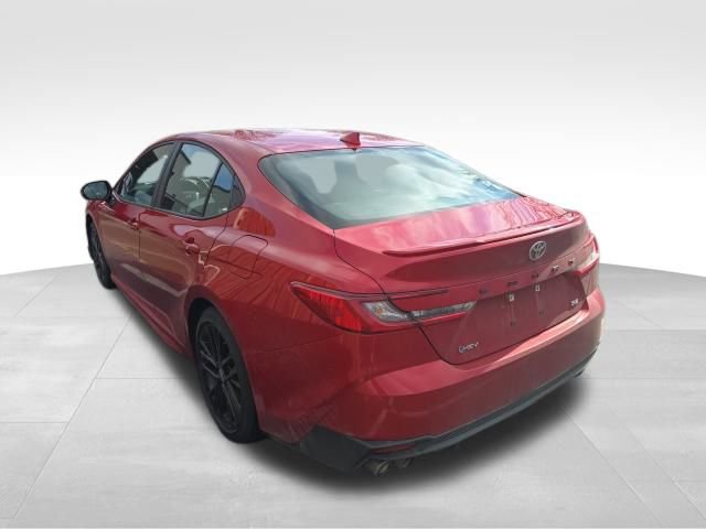 Used 2025 Toyota Camry SE image 3