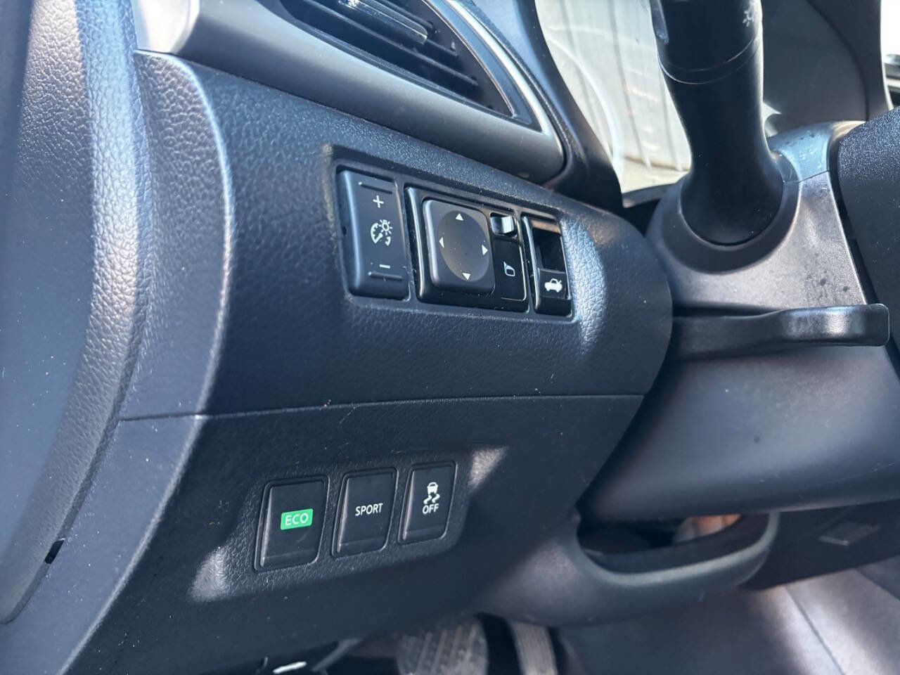 Used 2016 Nissan Sentra SV image 11