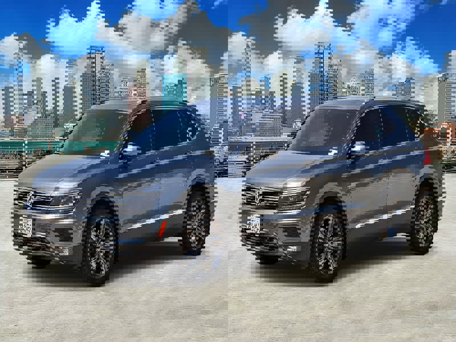 Used 2018 Volkswagen Tiguan SEL Premium FWD image 1