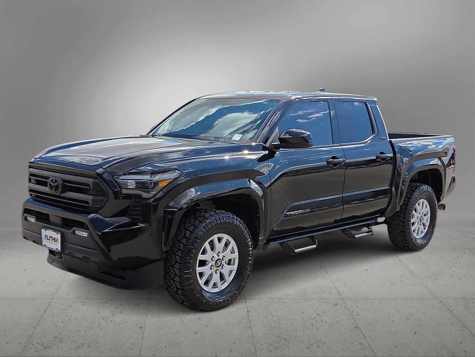 Certified 2025 Toyota Tacoma SR5 AWD/4WD image 1
