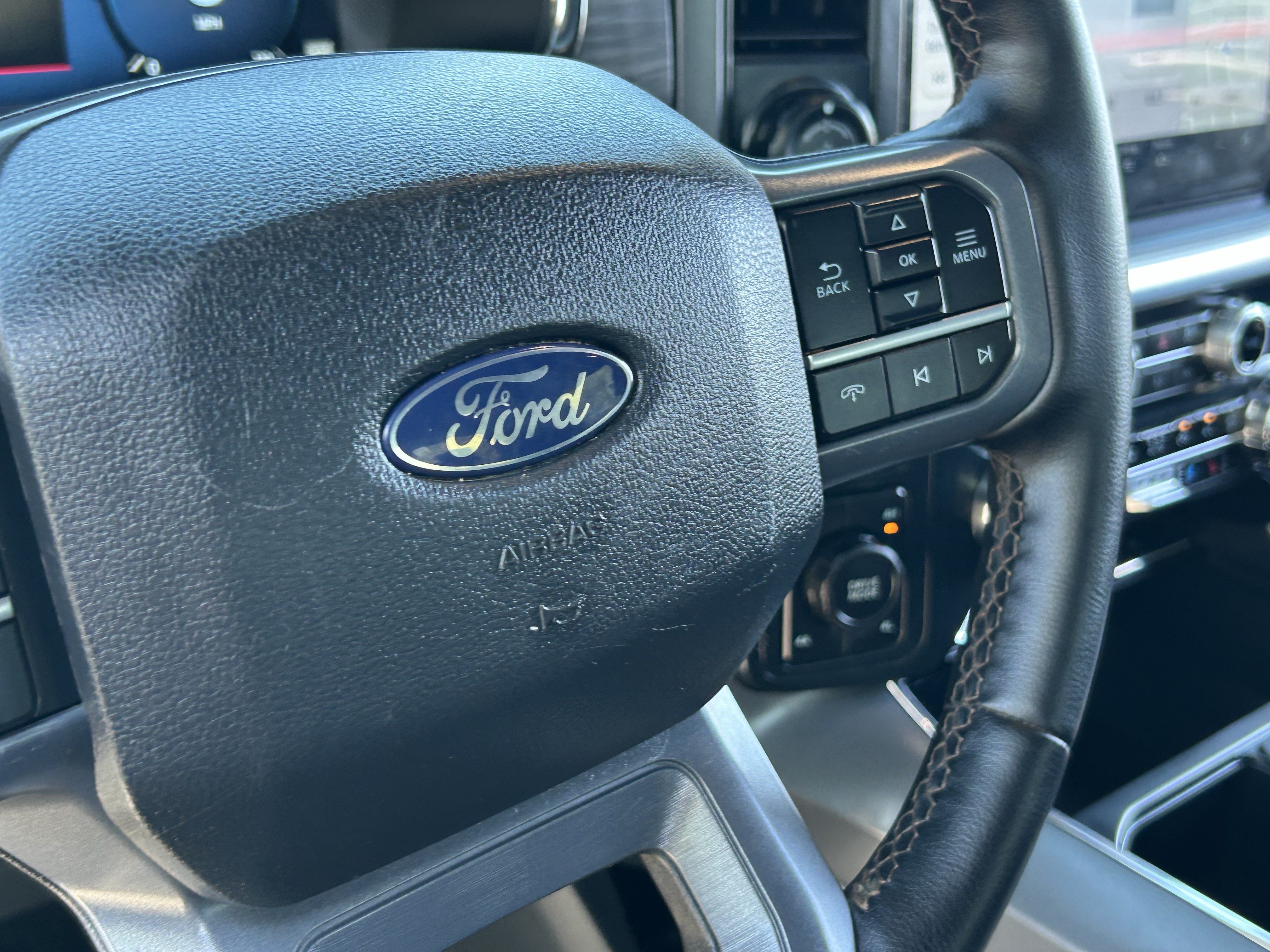 Used 2025 Ford F150 Lariat AWD/4WD image 29