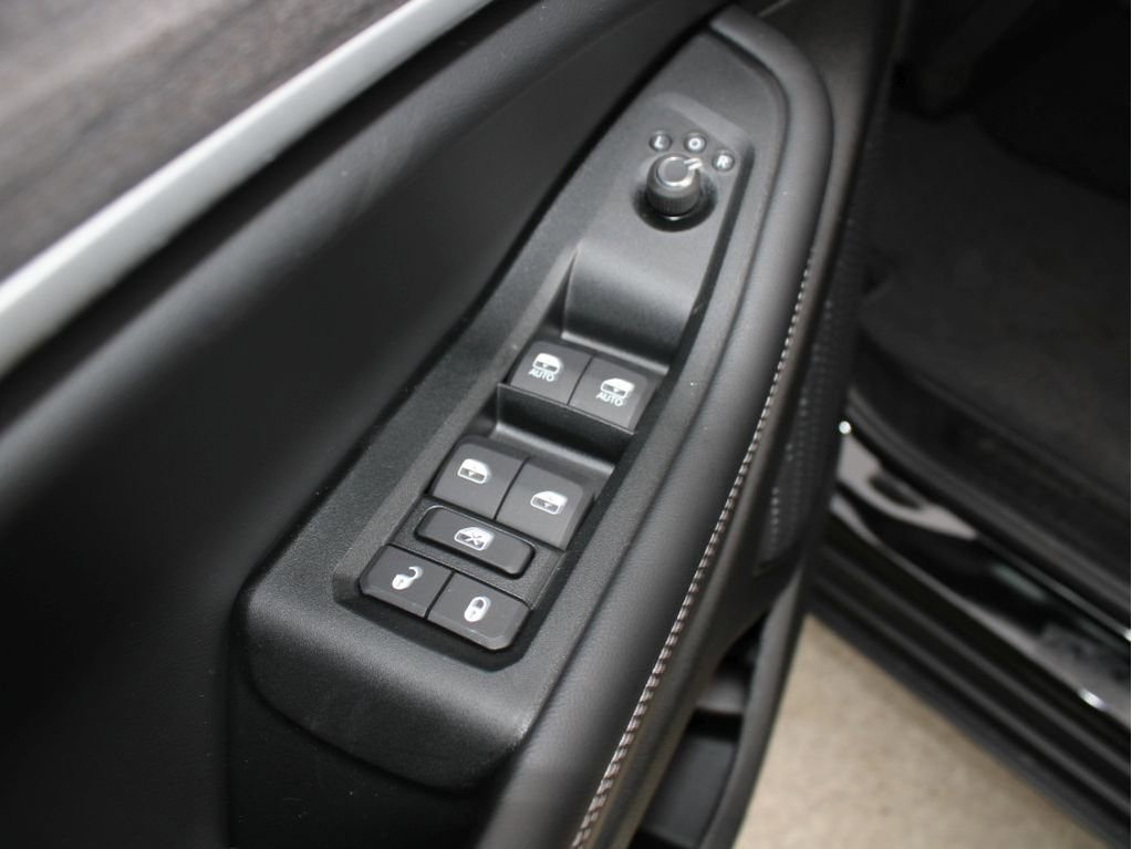 New 2025 Jeep Grand Cherokee Limited w/ Trailer Tow Package image 10