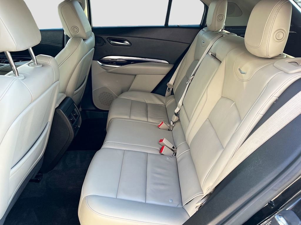 Used 2023 Cadillac XT4 Luxury w/ Cold Weather Package AWD/4WD image 26