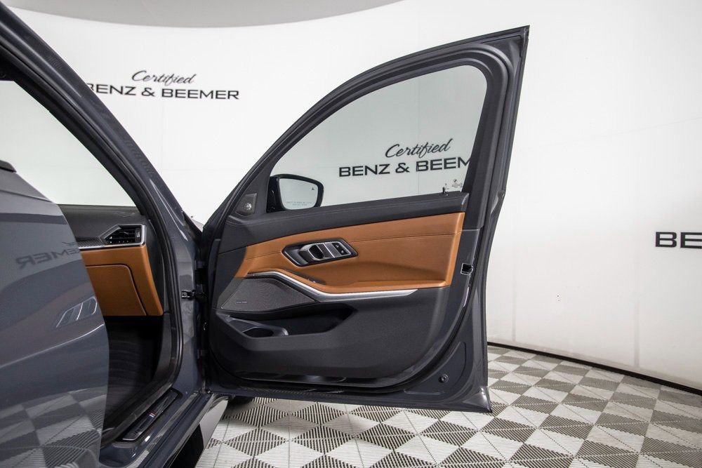 Used 2023 BMW M3 w/ M Carbon Exterior Package image 17