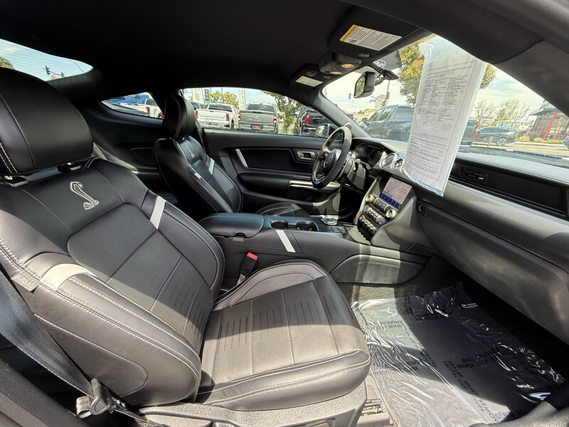 Used 2020 Ford Mustang Shelby GT500 w/ Technology Package RWD image 28