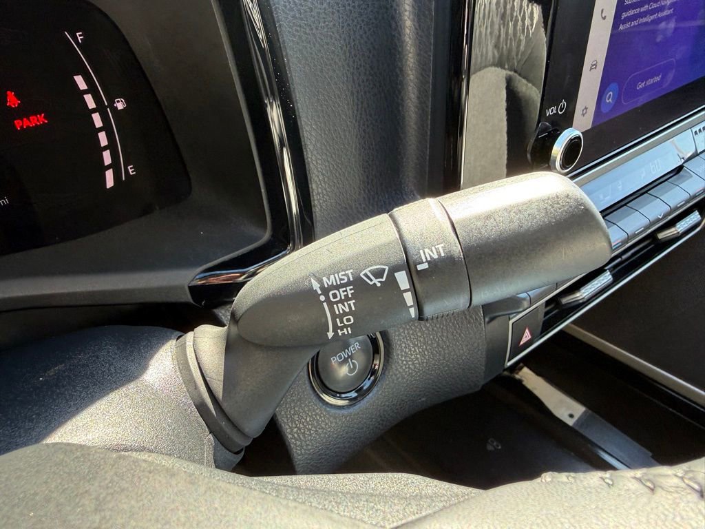 Used 2025 Toyota Camry LE w/ Convenience Package image 31