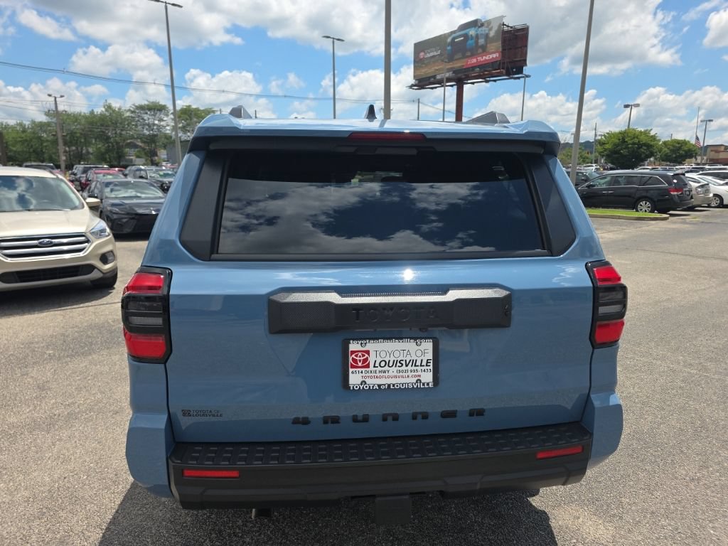 Used 2026 Toyota 4Runner SR5 AWD/4WD image 5