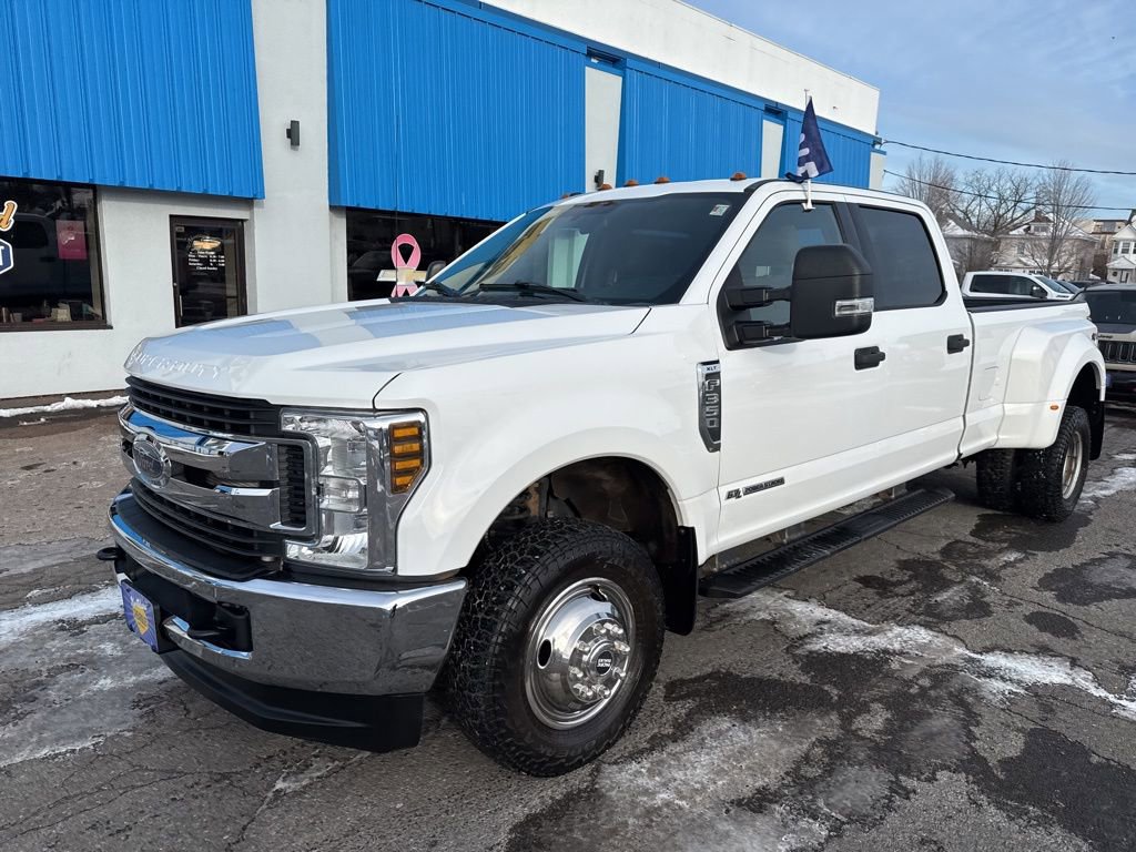 Used 2018 Ford F350 XLT image 2
