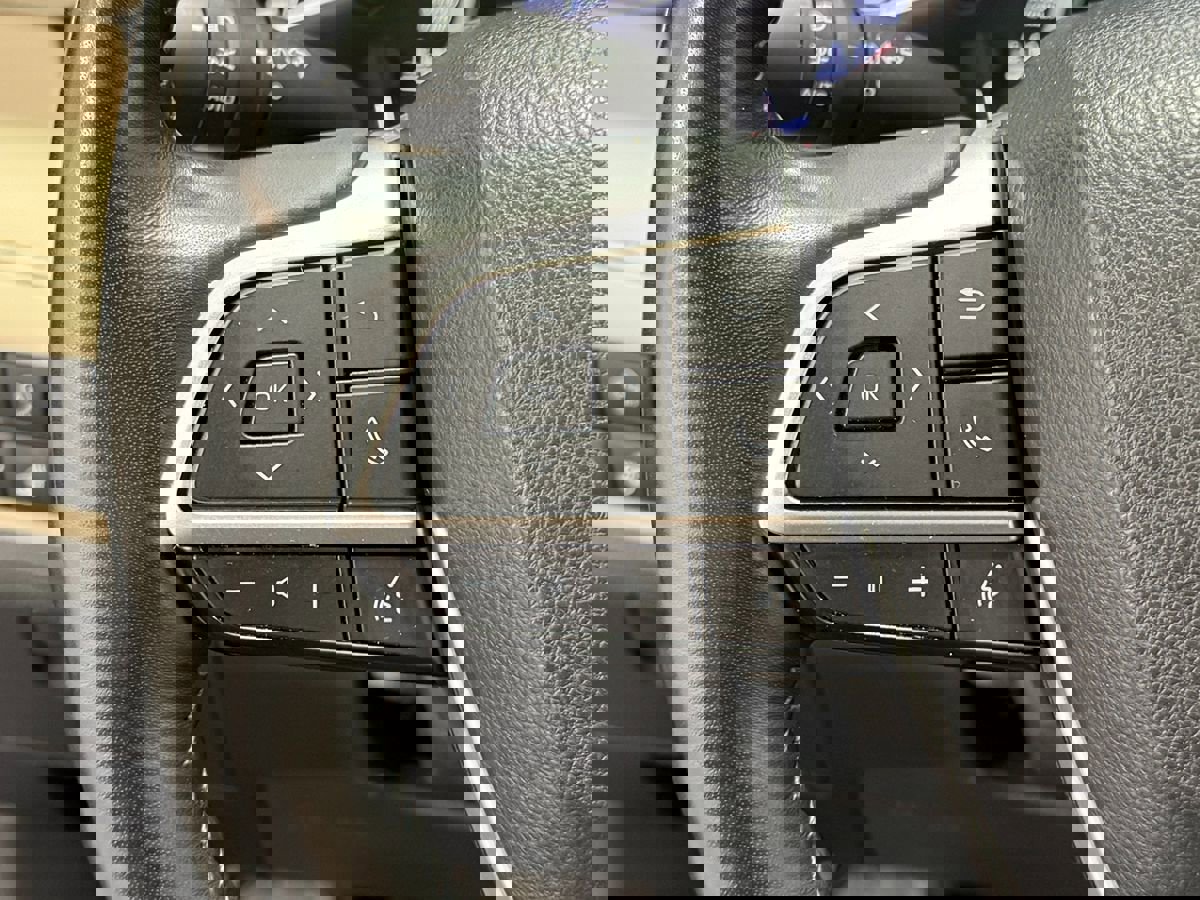 Used 2023 Toyota Highlander XLE image 17