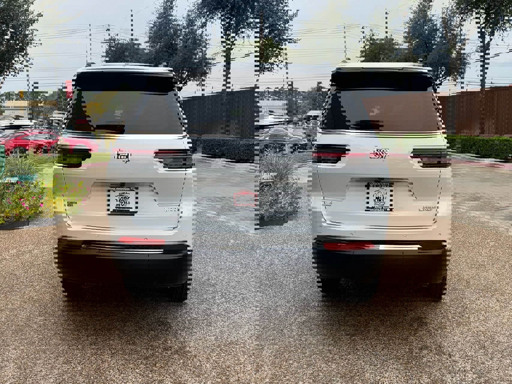 Used 2025 Jeep Grand Cherokee L Laredo w/ Luxury Tech Group I image 9