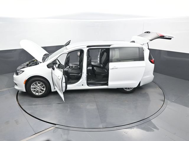 New 2025 Chrysler Voyager LX FWD image 70