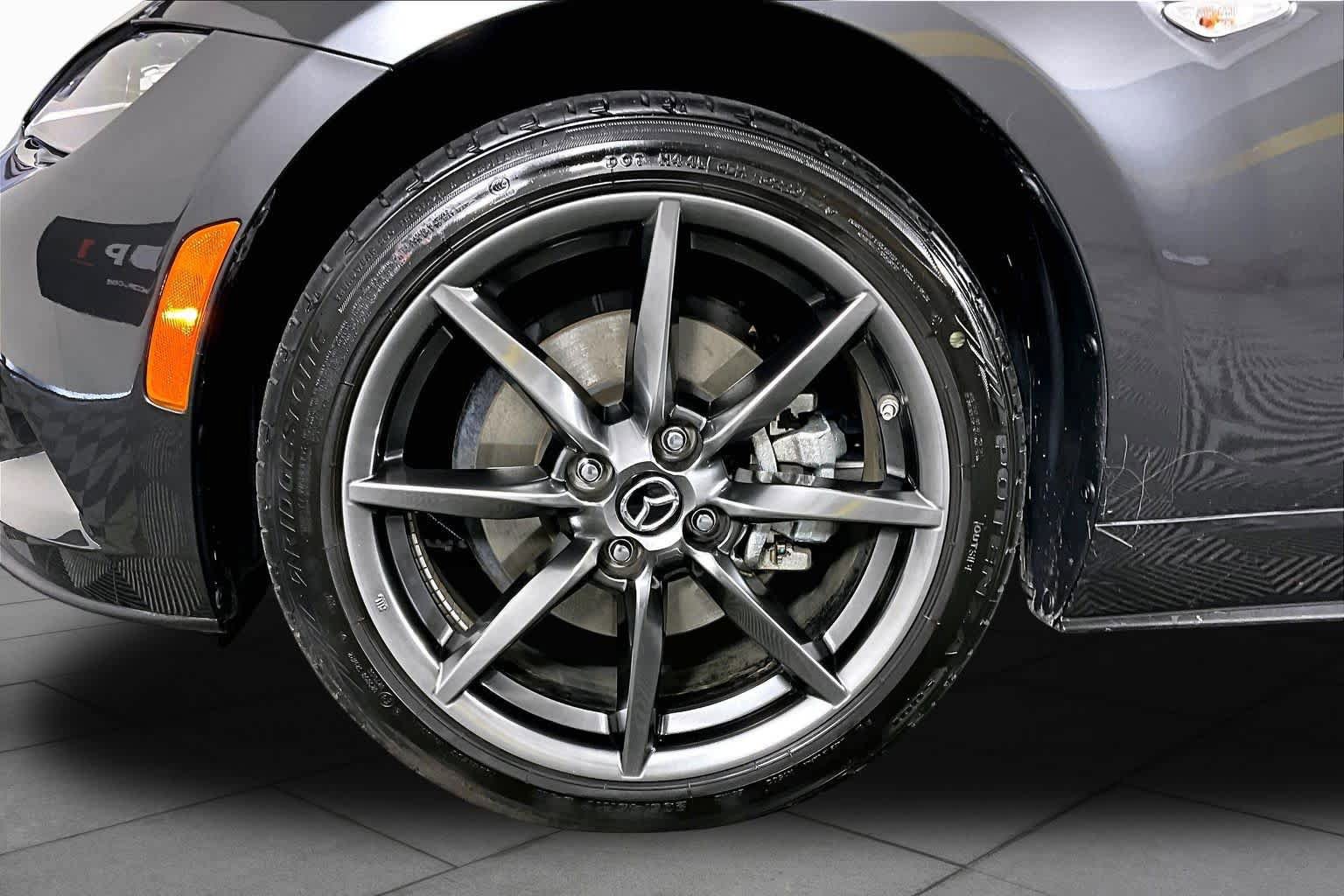 Used 2020 MAZDA MX-5 Miata RF Grand Touring RWD image 11