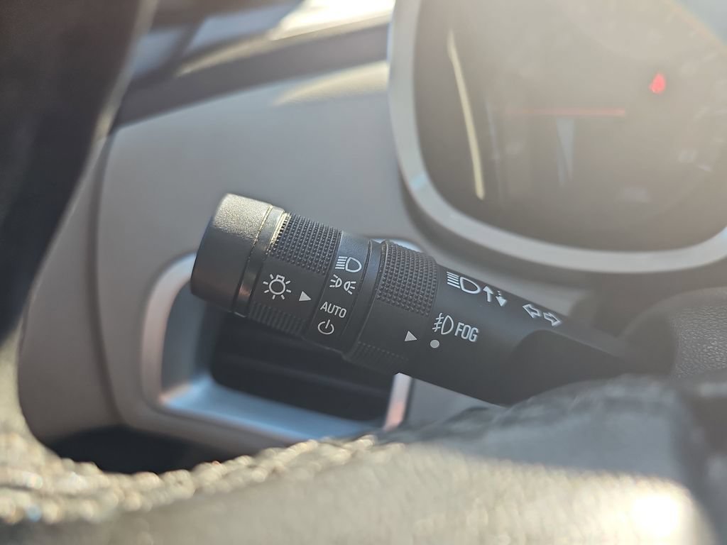 Used 2017 Chevrolet Equinox Premier FWD image 33