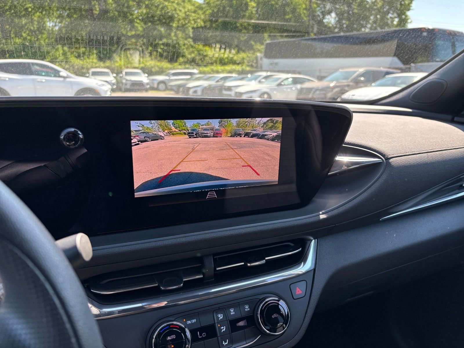 Used 2025 Buick Envista Preferred FWD image 22