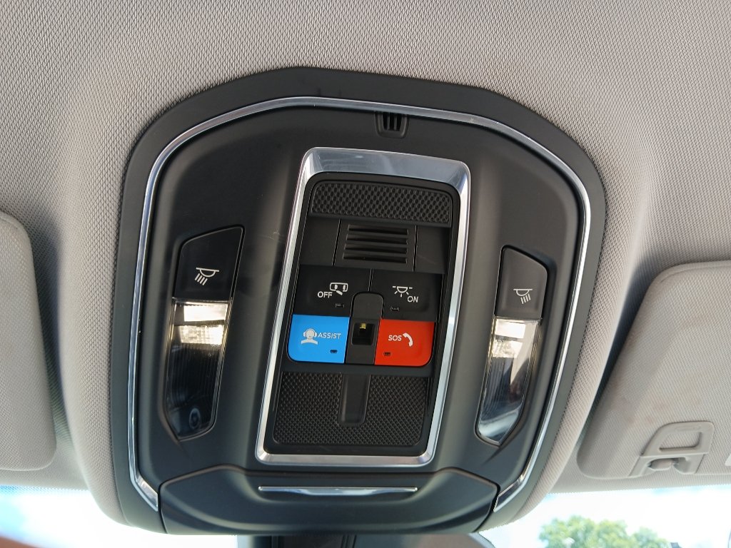 Used 2023 Jeep Grand Cherokee Laredo RWD image 17