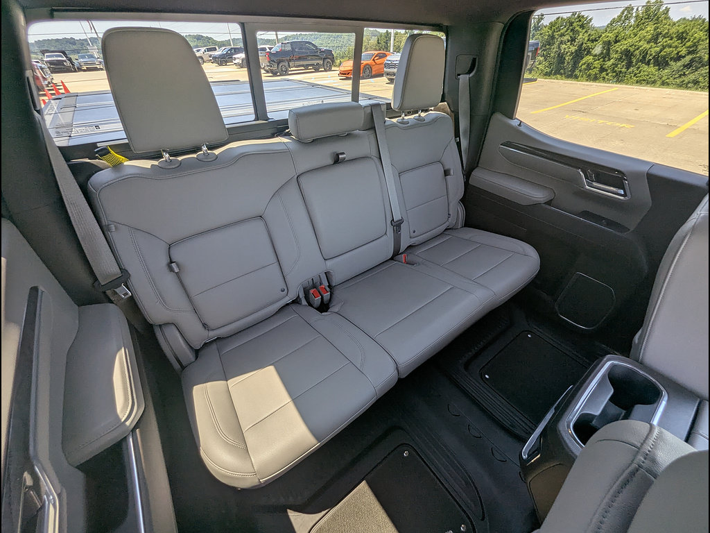 Used 2023 Chevrolet Silverado 1500 LTZ w/ Technology Package AWD/4WD image 22