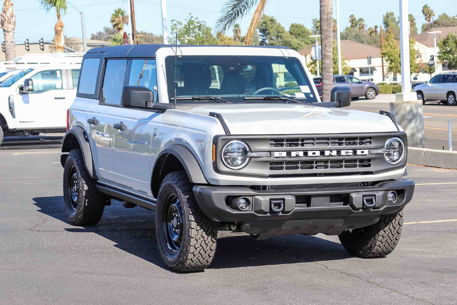 New 2026 Ford Bronco Big Bend w/ Black Diamond Package AWD/4WD image 3