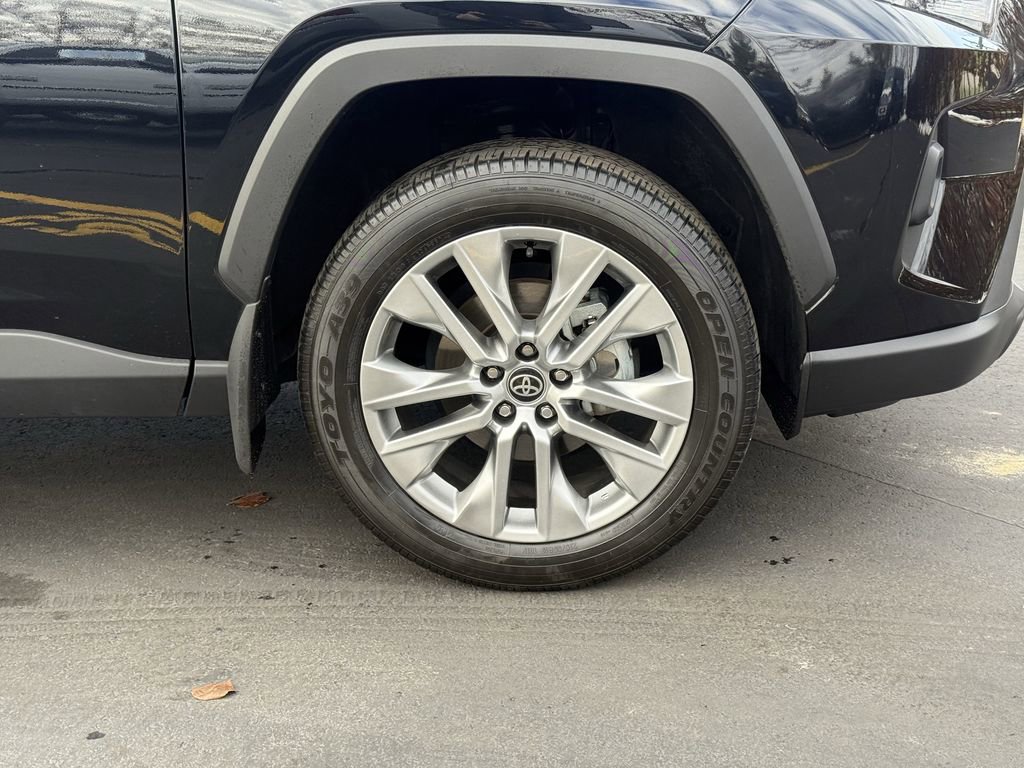 Used 2024 Toyota RAV4 XLE Premium image 9