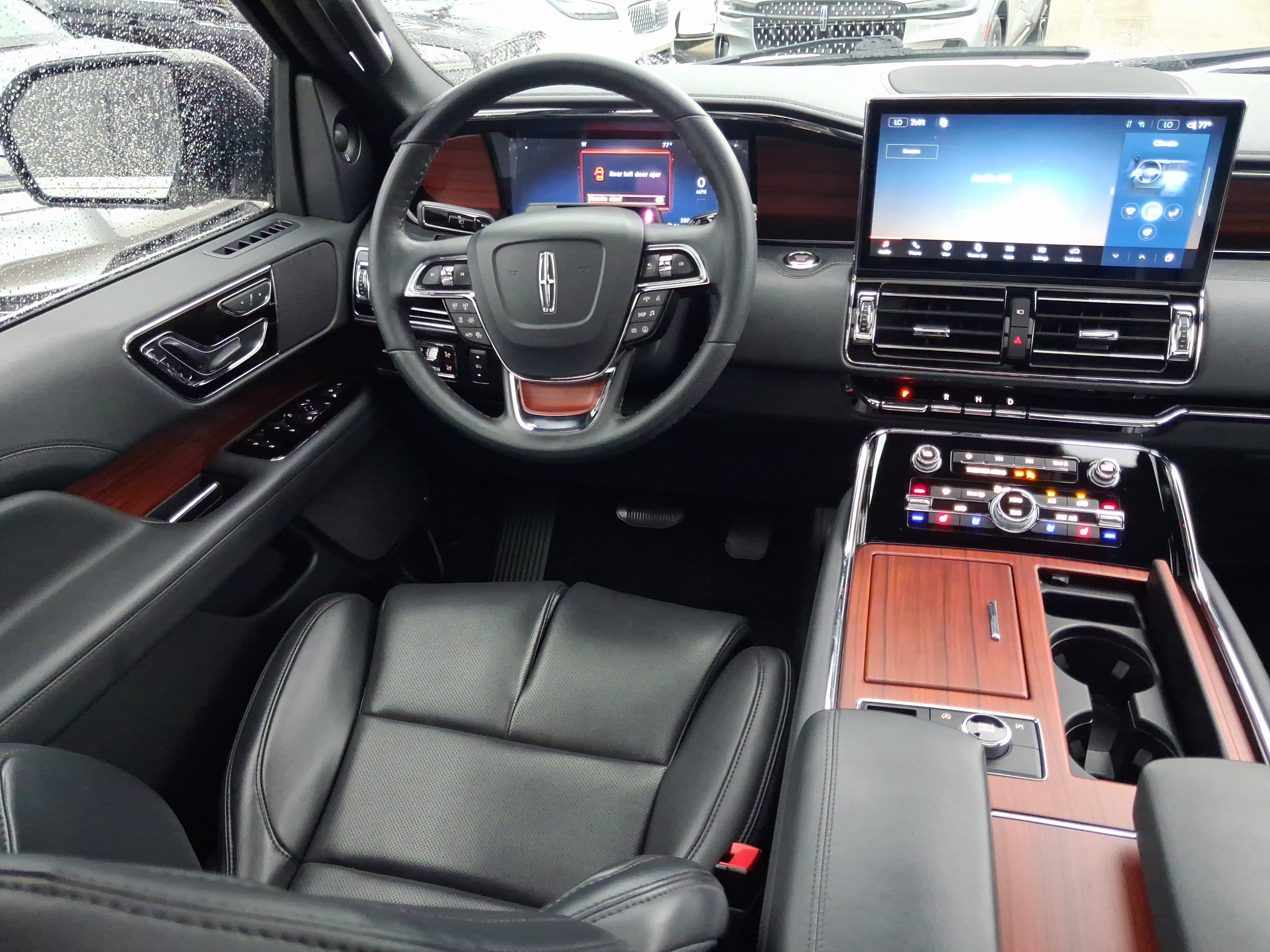 Used 2024 Lincoln Navigator Premiere AWD/4WD image 8