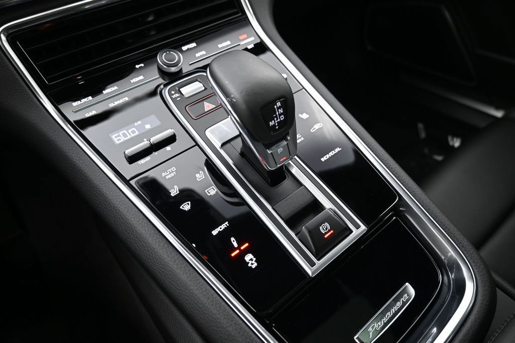 Certified 2021 Porsche Panamera RWD image 22