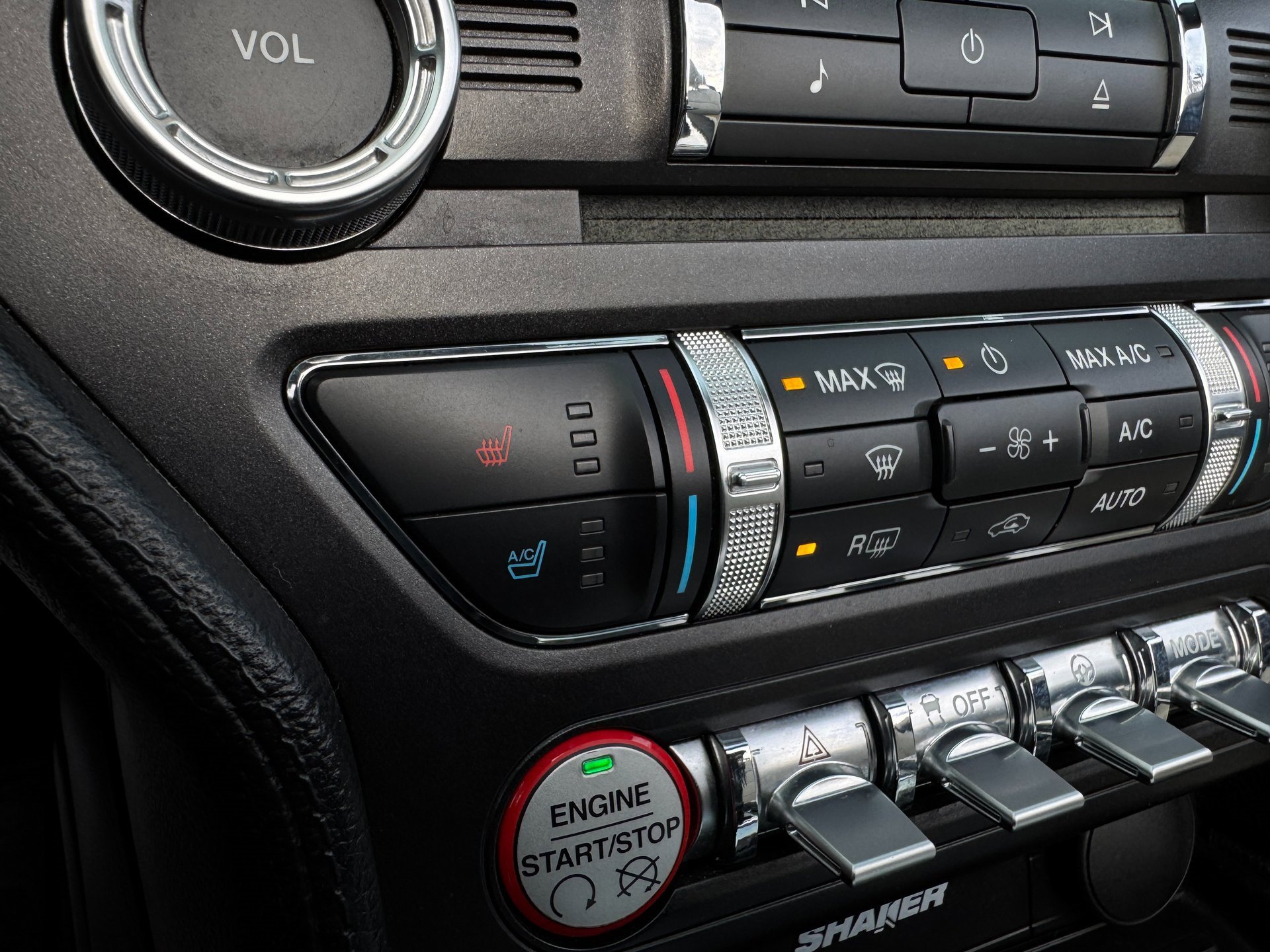 Used 2017 Ford Mustang GT Premium w/ Equipment Group 401A image 31