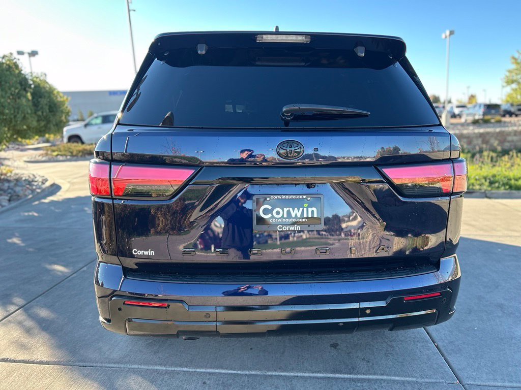 Used 2025 Toyota Sequoia Platinum AWD/4WD image 8