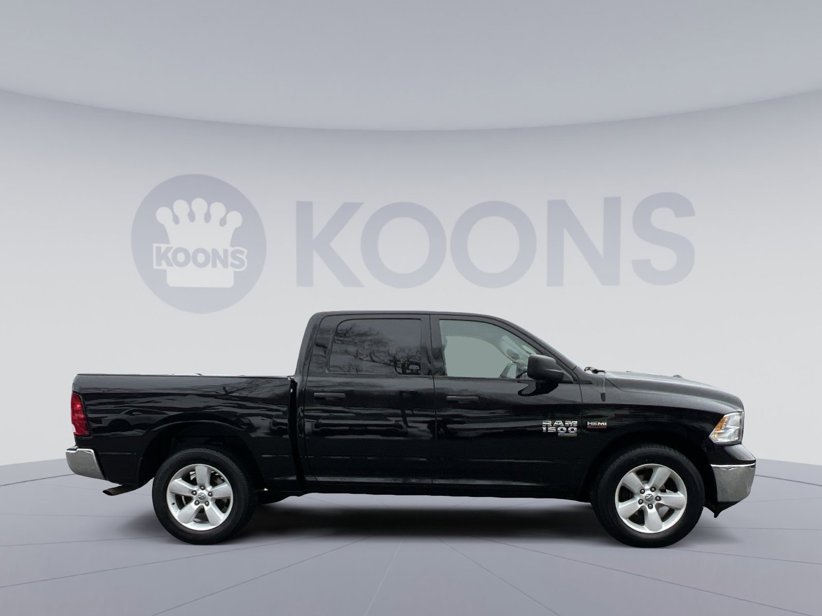 Used 2023 RAM 1500 Classic SLT image 7