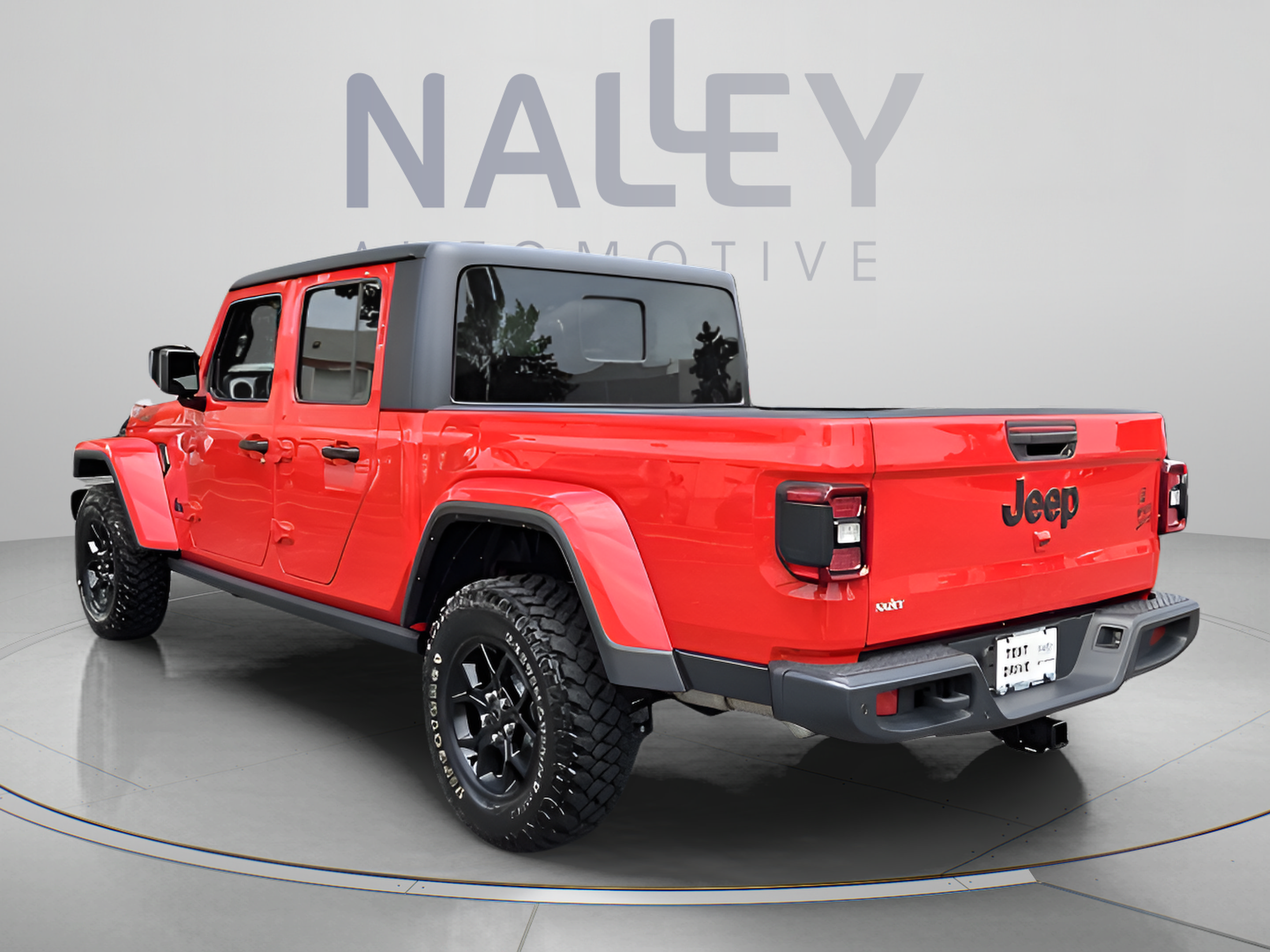 Used 2024 Jeep Gladiator Sport AWD/4WD image 3