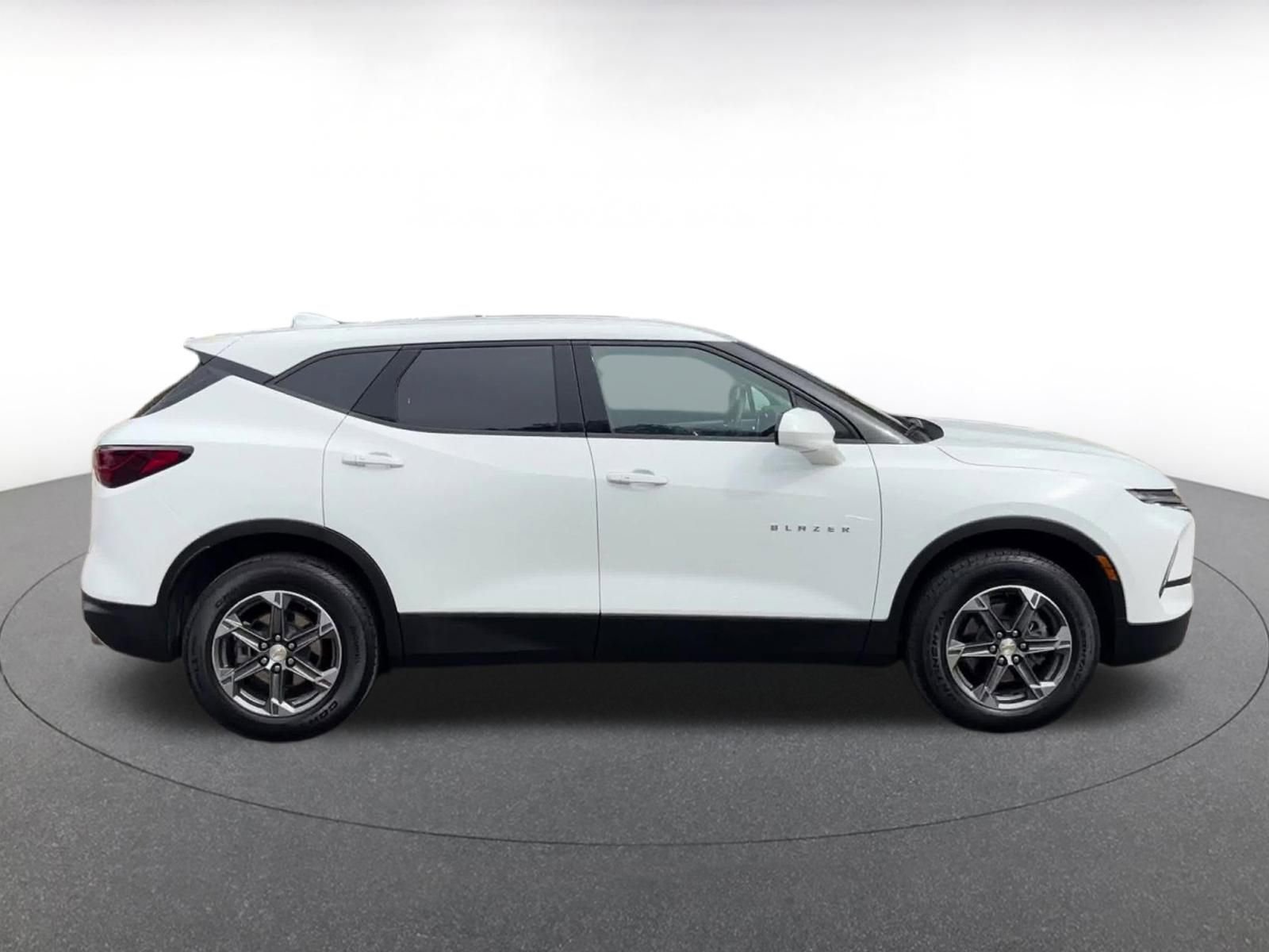 Used 2025 Chevrolet Blazer LT FWD image 16