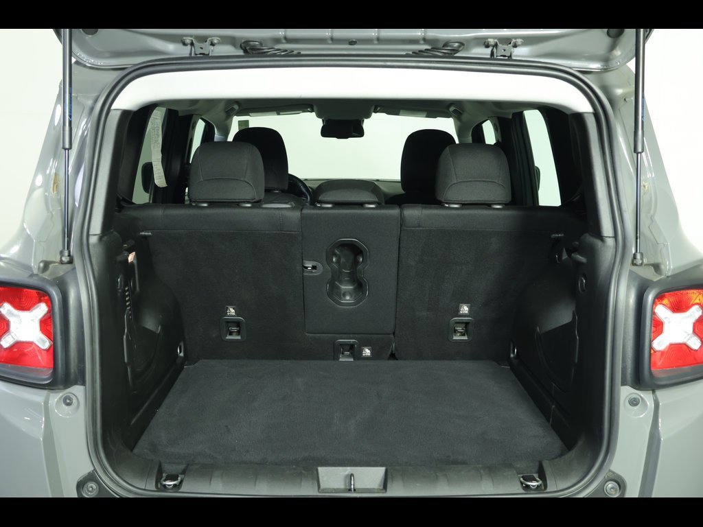 Used 2021 Jeep Renegade Latitude w/ Convenience Group image 15