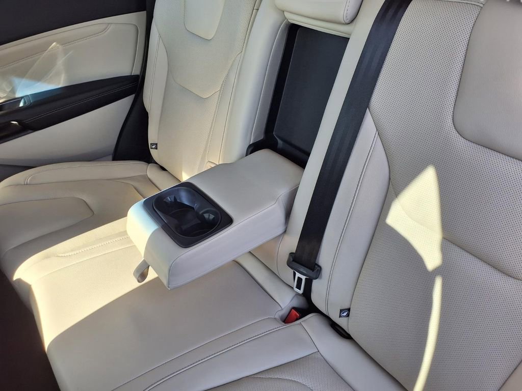 Used 2019 Ford Edge Titanium w/ Equipment Group 301A image 25