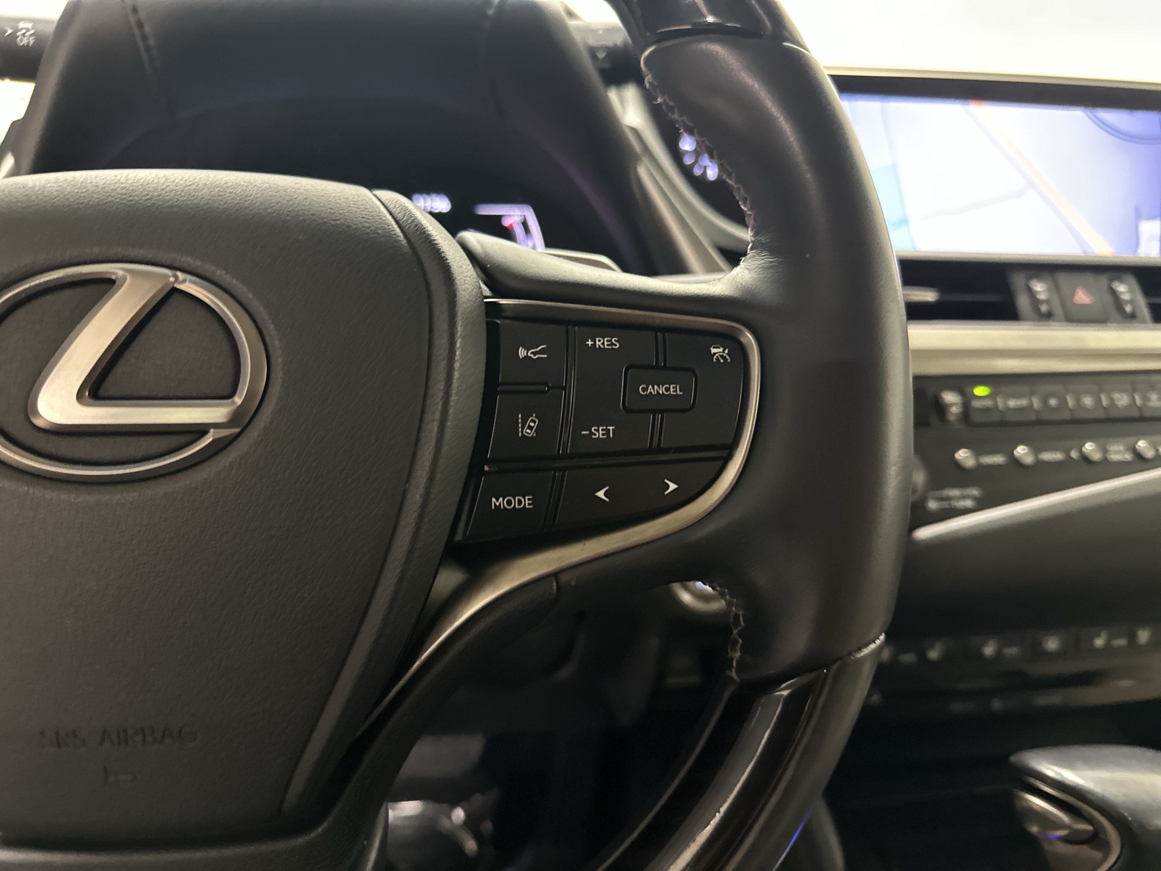 Used 2020 Lexus ES 350 Luxury w/ Accessory Package FWD image 20